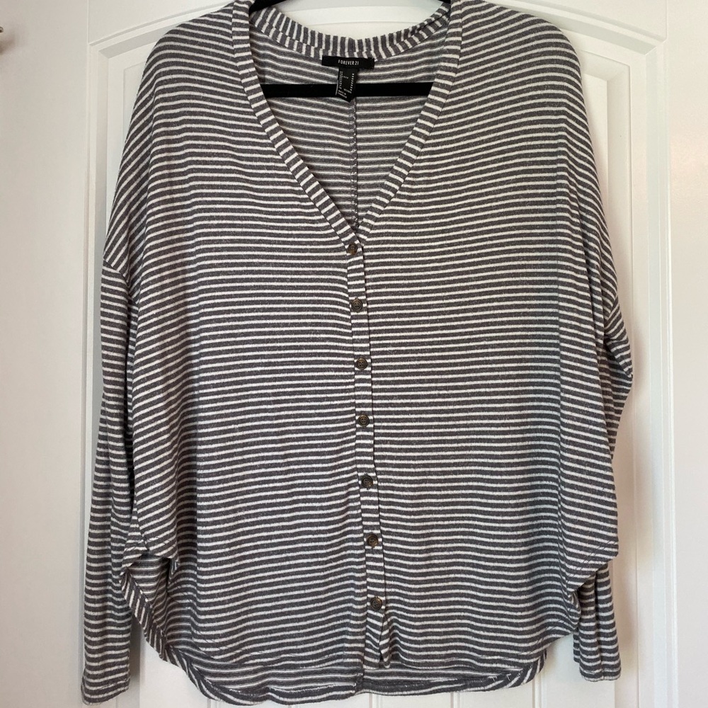 Long sleeve grey and white shirt